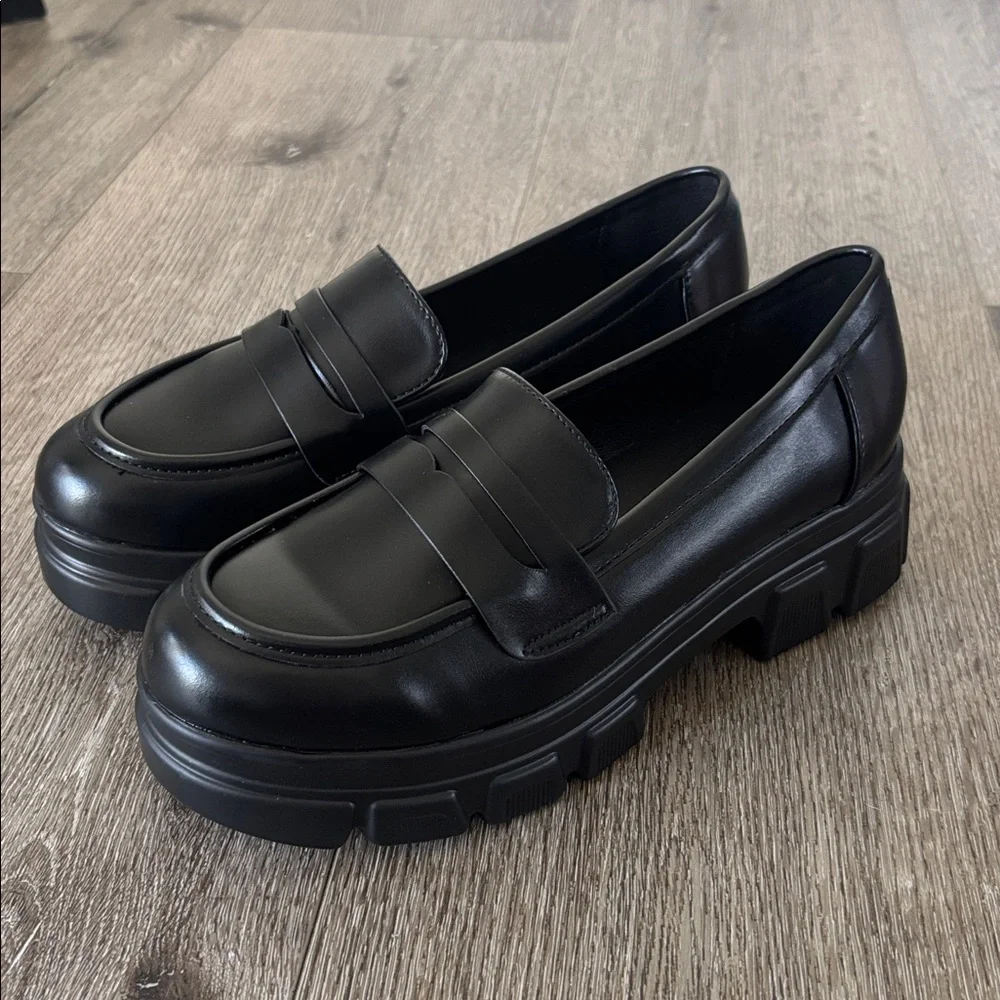 Lady GoDiva Black Oxford Loafers